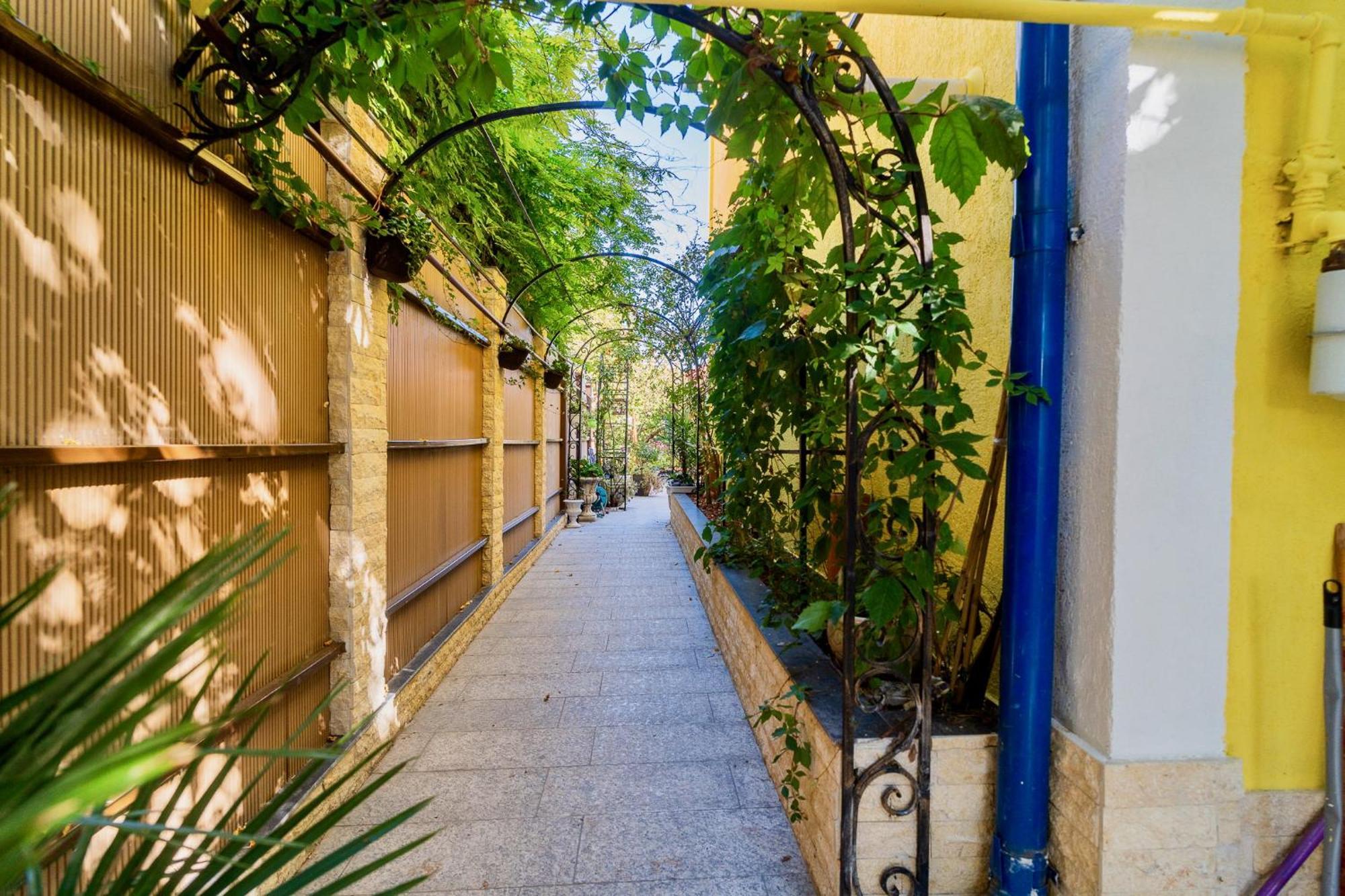 High-End 3Br Apartment - Private Garden, Terrace & Bbq Бухарест Экстерьер фото